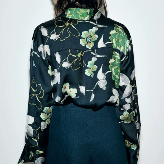 Elyza Black Floral Printed Silk Satin Collared Gold Button Long Sleeve Blouse Elyza Black Floral Printed Silk Satin Collared Gold Button Long Sleeve Blouse